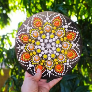 Incensário Mandala Pontilhismo Amarelo Laranja e Branco Em MDF